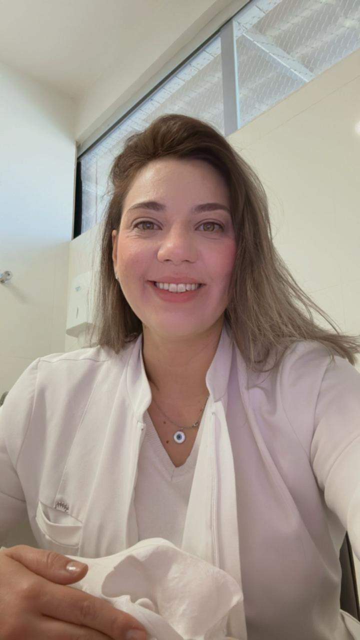 Dra. Heloisa Menezes